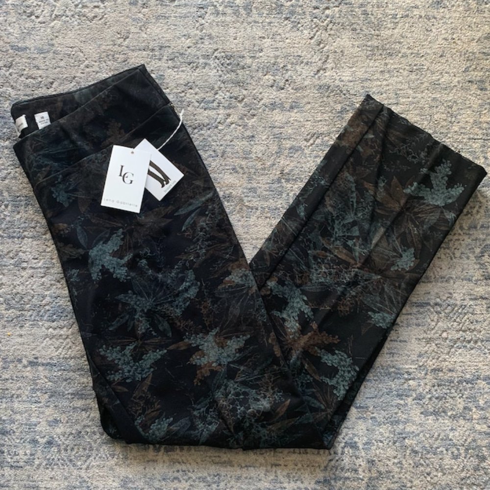 NWT - Lena Gabrielle Straight Leg, 4-Way Stretch, Pull On Pants - 16